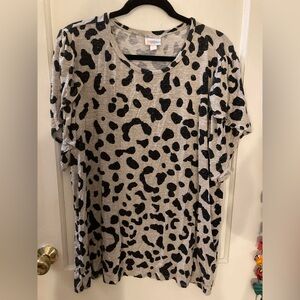 Lularoe cheetah print, flowy short sleeve, size 3XL